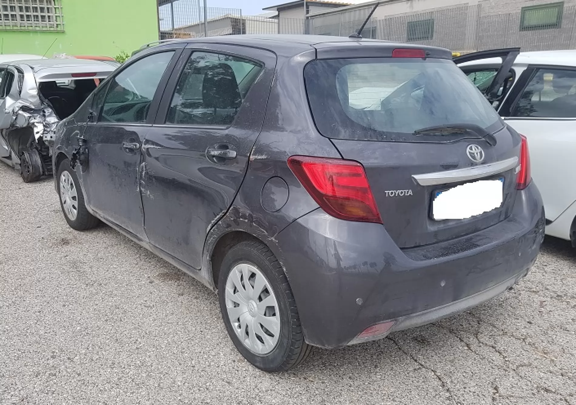 Toyota Yaris 1.0 benzina 70 cv anno 03-2015